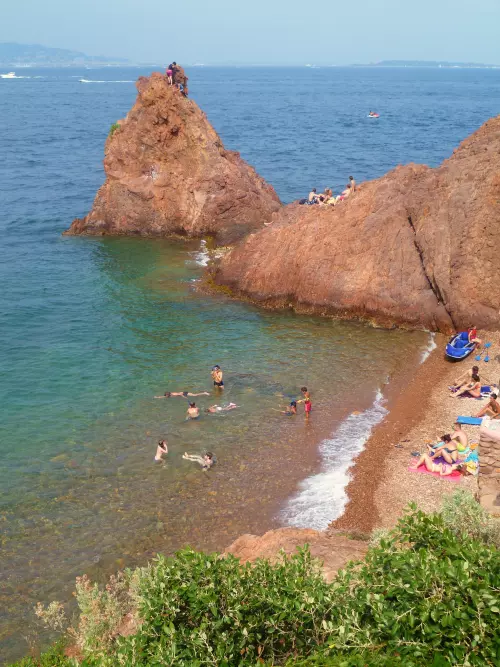 La plage de l'aiguille Rouge à Théoule-sur-Mer 