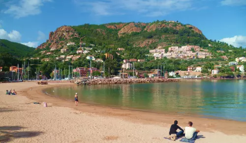 La plage du château à Théoule-sur-Mer 